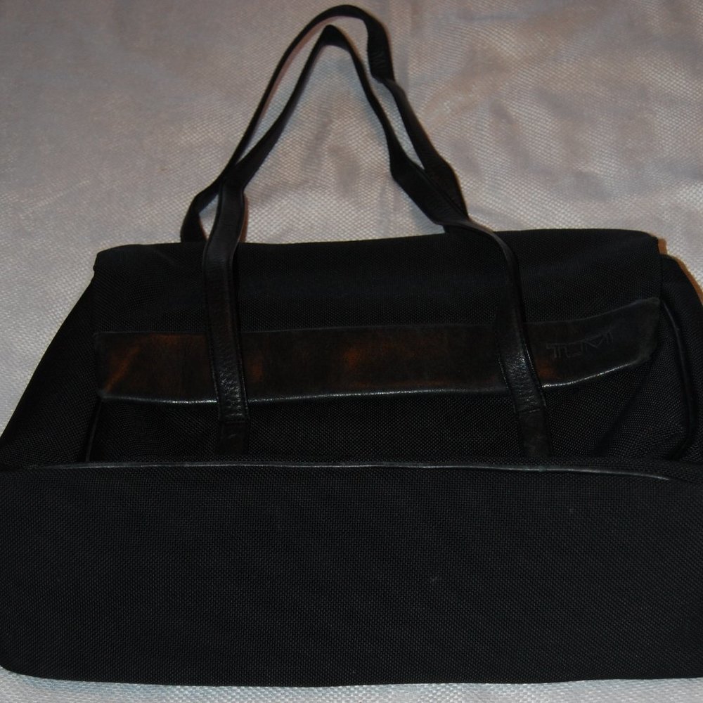 Tumi Black Nylon Briefcase/Computer Case With Sho… - image 8